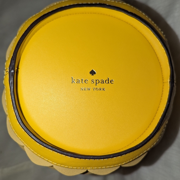 Kate Spade Pineapple Crossbody Drawstring Bucket Bag Colada Yellow Green EUC - Picture 8 of 10